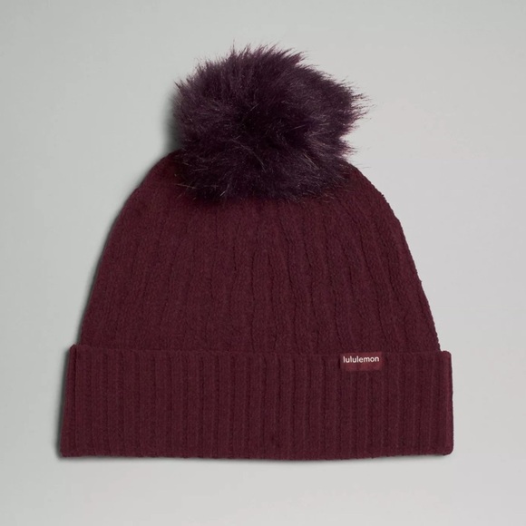 Lululemon Cable Knit Pom Beanie Hat Winter Hat Cassis NWT - Picture 1 of 9